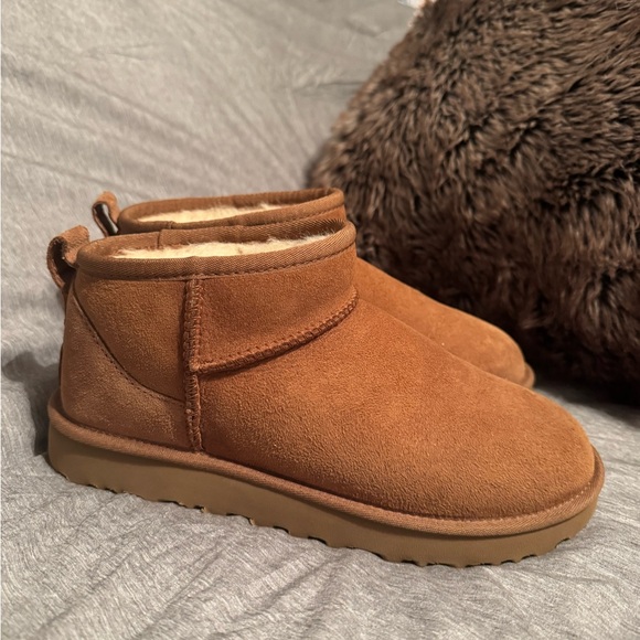 UGG Chestnut Ultra Mini - Picture 2 of 8